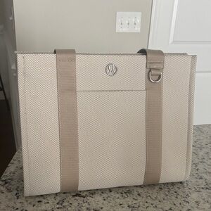 **NEVER USED** Lululemon Athletica Beige Laptop/tote bag NWOT